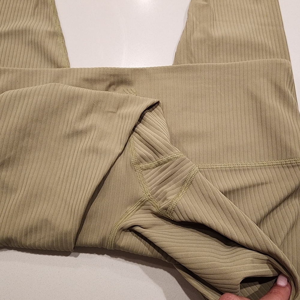All In Motion Ribbed High-Waisted Leggings - Picture 5 of 8